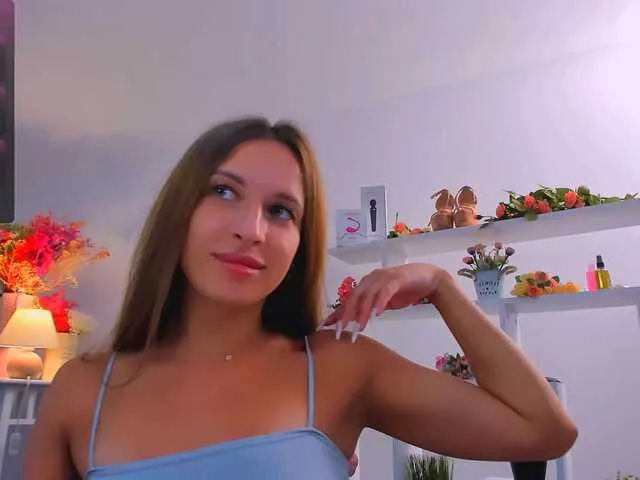 Live sex webcam photo for Tiffaaany #283189047