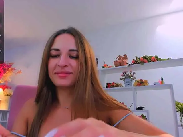 Live sex webcam photo for Tiffaaany #284153011