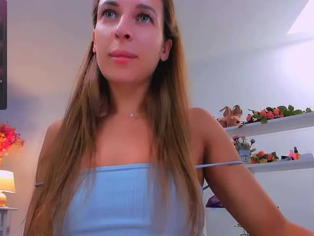 Live sex webcam photo for Tiffaaany #288994410