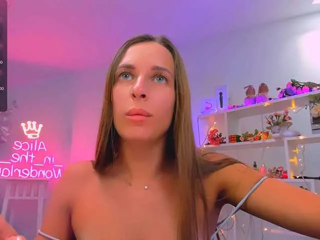 Live sex webcam photo for Tiffaaany #289771159