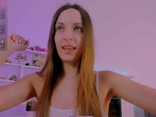 Live sex webcam photo for Tiffaaany #290439326