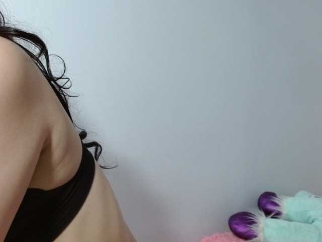 Live sex webcam photo for Tiffany-Klaff #277529251