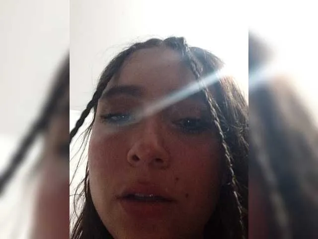 Live sex webcam photo for TiffanyB8 #292159046