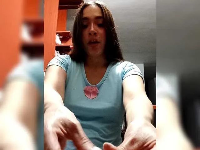 Live sex webcam photo for TiffanyB8 #292272367