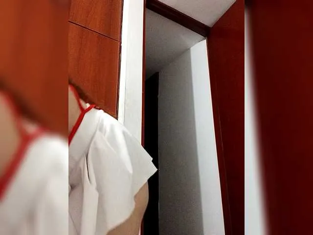 Live sex webcam photo for TiffanyB8 #292325413