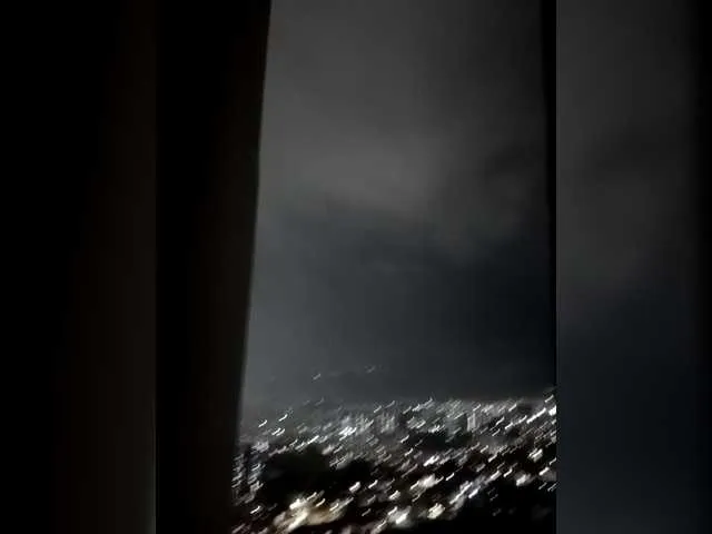 Live sex webcam photo for TiffanyB8 #292412256