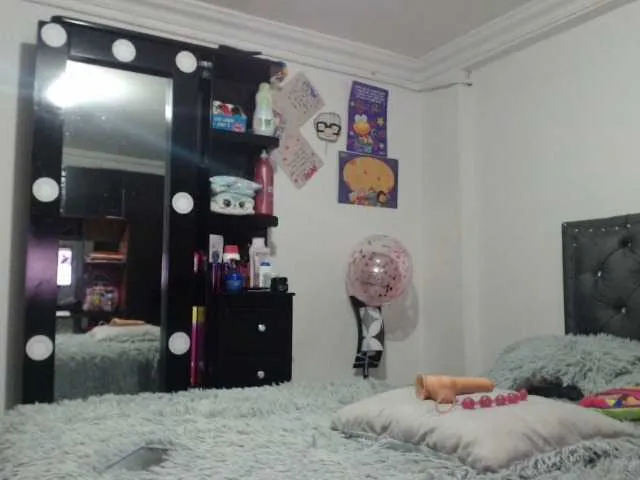 Live sex webcam photo for TigerLadyXXX #273333806