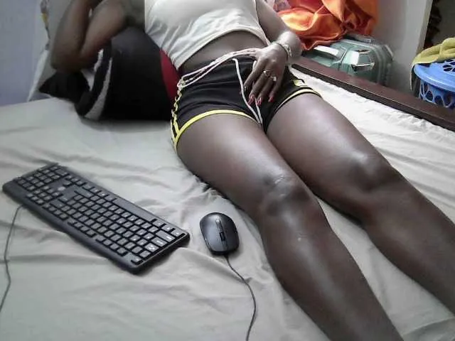 Live sex webcam photo for Tightpussy #293265919