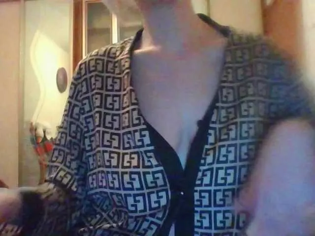 Live sex webcam photo for TilyTily #290714342