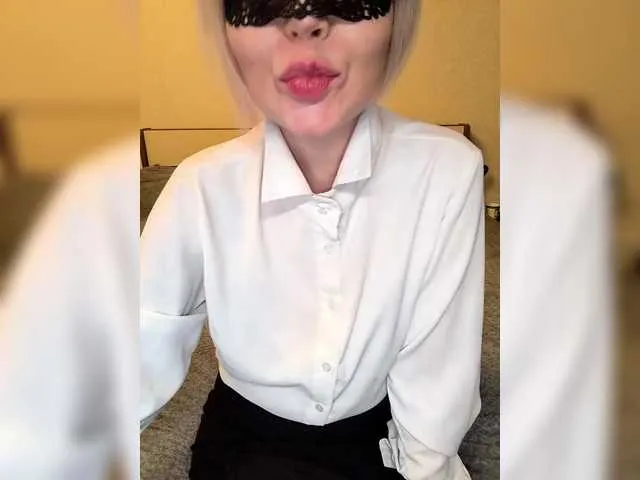 Live sex webcam photo for TilyTily #290801570