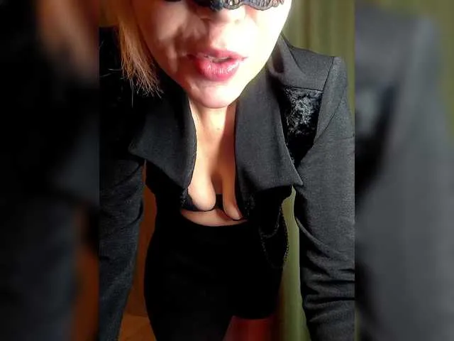 Live sex webcam photo for TilyTily #290873499