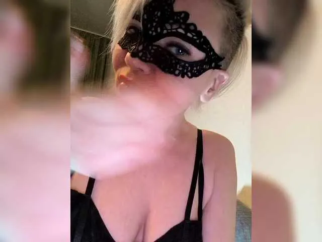 Live sex webcam photo for TilyTily #291067258