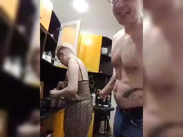 Live sex webcam photo for TilyTily #292976288
