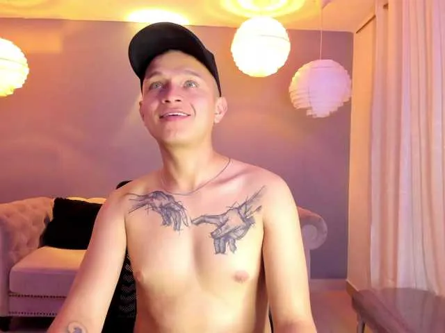 Live sex webcam photo for Tim-Wolf1 #277032921