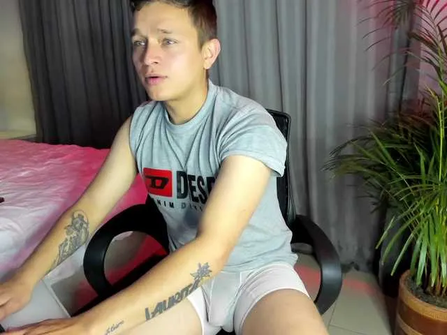Live sex webcam photo for Tim-Wolf1 #278166893