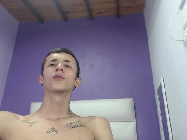 Live sex webcam photo for Timmy-Jamess #275717756