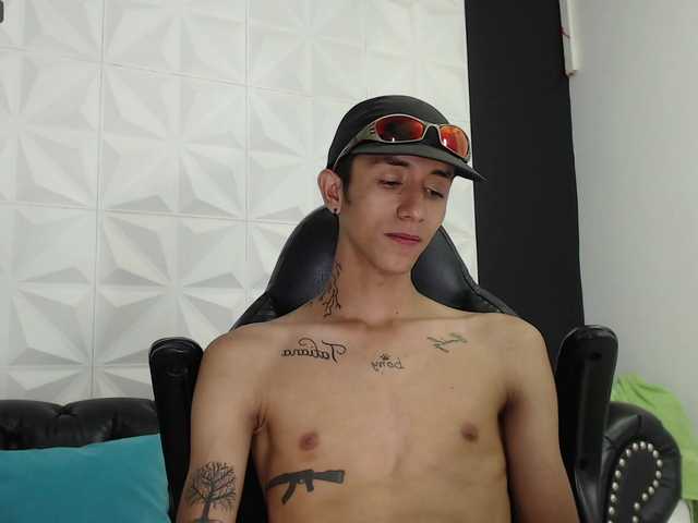 Live sex webcam photo for Timmy-Jamess #275897117