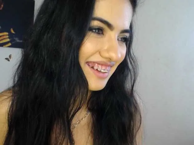 Live sex webcam photo for Tina-Turnerr #277536388