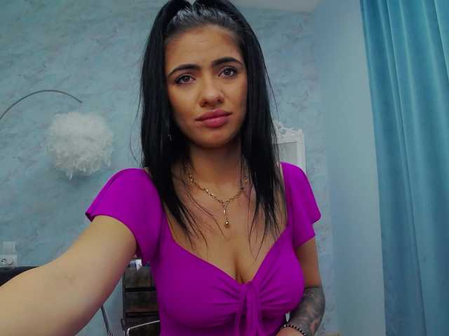 Live sex webcam photo for Tina-Turnerr #277735224