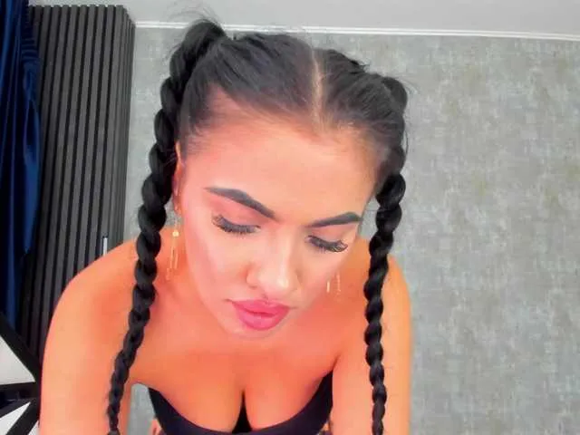 Live sex webcam photo for Tina-Turnerr #288404912