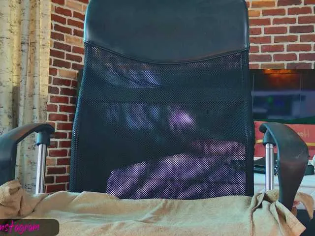 Live sex webcam photo for Tina-Turnerr #290439491