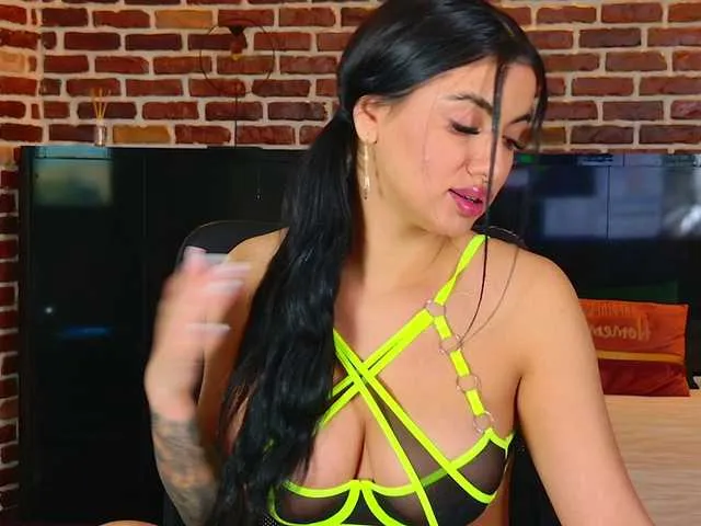 Live sex webcam photo for Tina-Turnerr #290457451