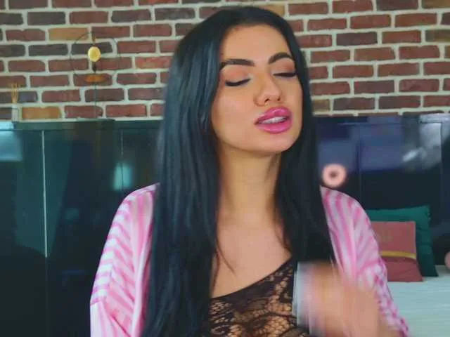 Live sex webcam photo for Tina-Turnerr #290534946