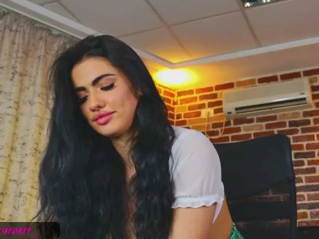 Live sex webcam photo for Tina-Turnerr #290684182