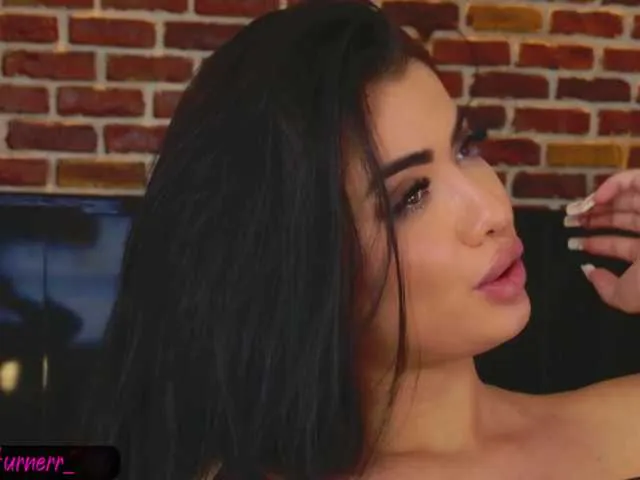 Live sex webcam photo for Tina-Turnerr #291085906