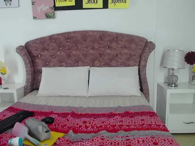 Live sex webcam photo for Tinafox2 #274518117