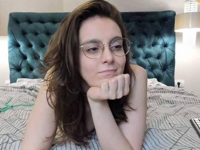 Live sex webcam photo for Tinas5 #277437647