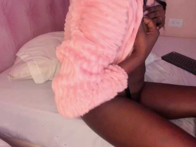 Live sex webcam photo for Tinawhitex #290516638