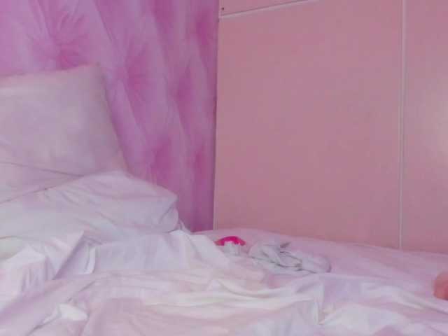 Live sex webcam photo for Tinawhitex #290545308