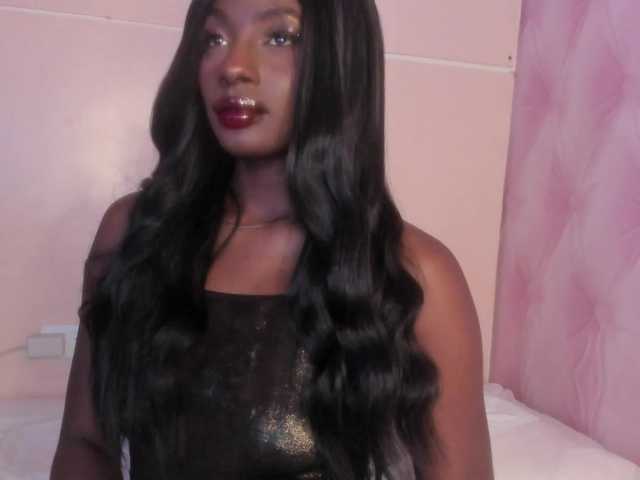 Live sex webcam photo for Tinawhitex #290617815