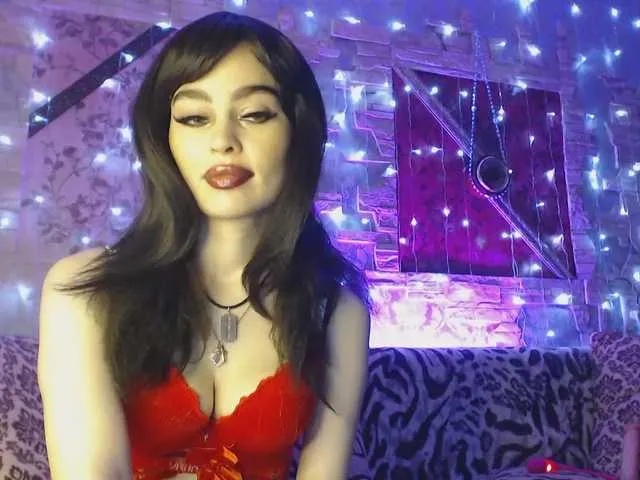 Live sex webcam photo for Tinellia #277936361