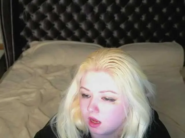 Live sex webcam photo for TinkerBelll #273253569