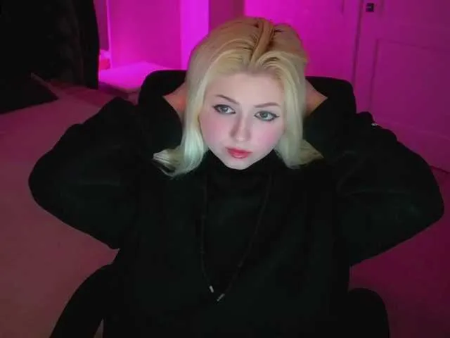 Live sex webcam photo for TinkerBelll #273371931