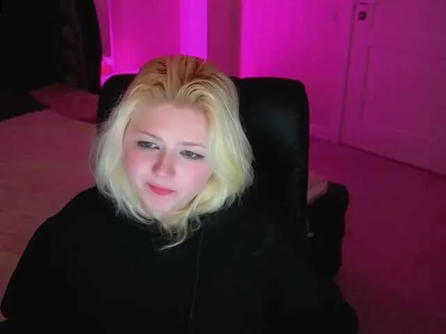 Live sex webcam photo for TinkerBelll #273374800