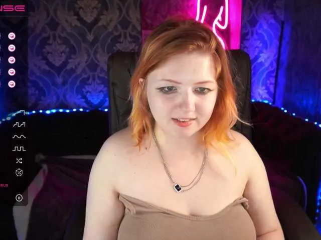 Live sex webcam photo for TinkerBelll #275470543