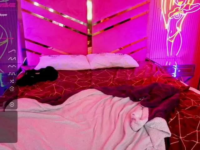 Live sex webcam photo for TinkerBelll #275820729