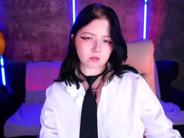 Live sex webcam photo for TinkerBelll #276449455