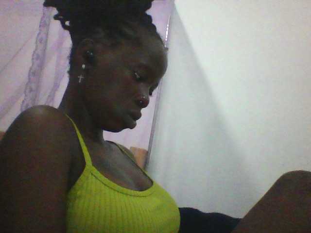 Live sex webcam photo for Tinnysweet #277979887