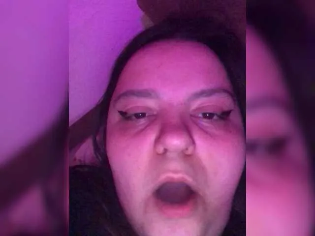 Live sex webcam photo for Tinochka9 #290979840