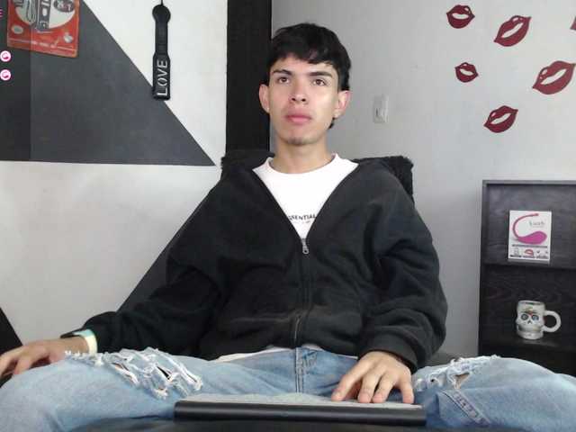 Live sex webcam photo for Tobbyhot #278202586