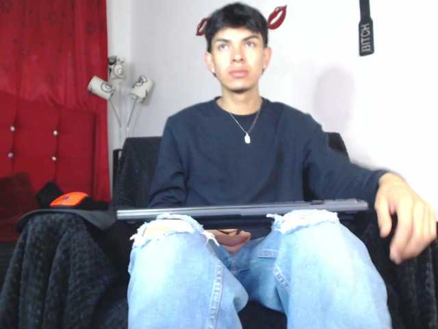 Live sex webcam photo for Tobbyhot #278291484