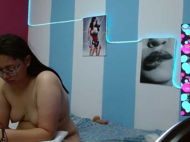 Live sex webcam photo for TokioandMolly #271892778