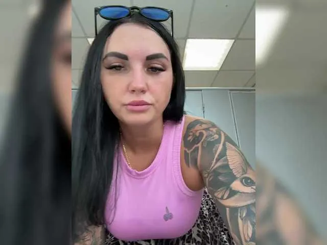 Live sex webcam photo for TokionaJoe #288405376