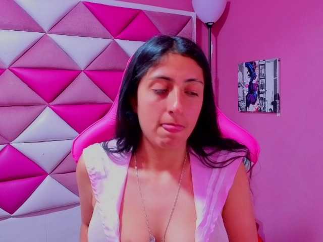 Live sex webcam photo for Tokkio777 #291985097