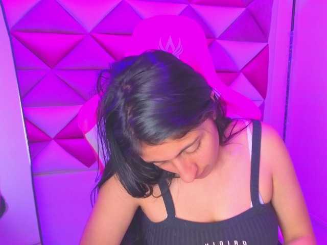 Live sex webcam photo for Tokkio777 #292427462