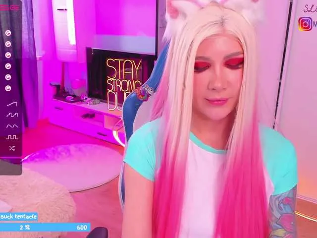 Live sex webcam photo for TokyoCat #272449570